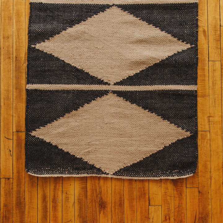 Handloomed Diamond Floor Mat - Charcoal/Natural